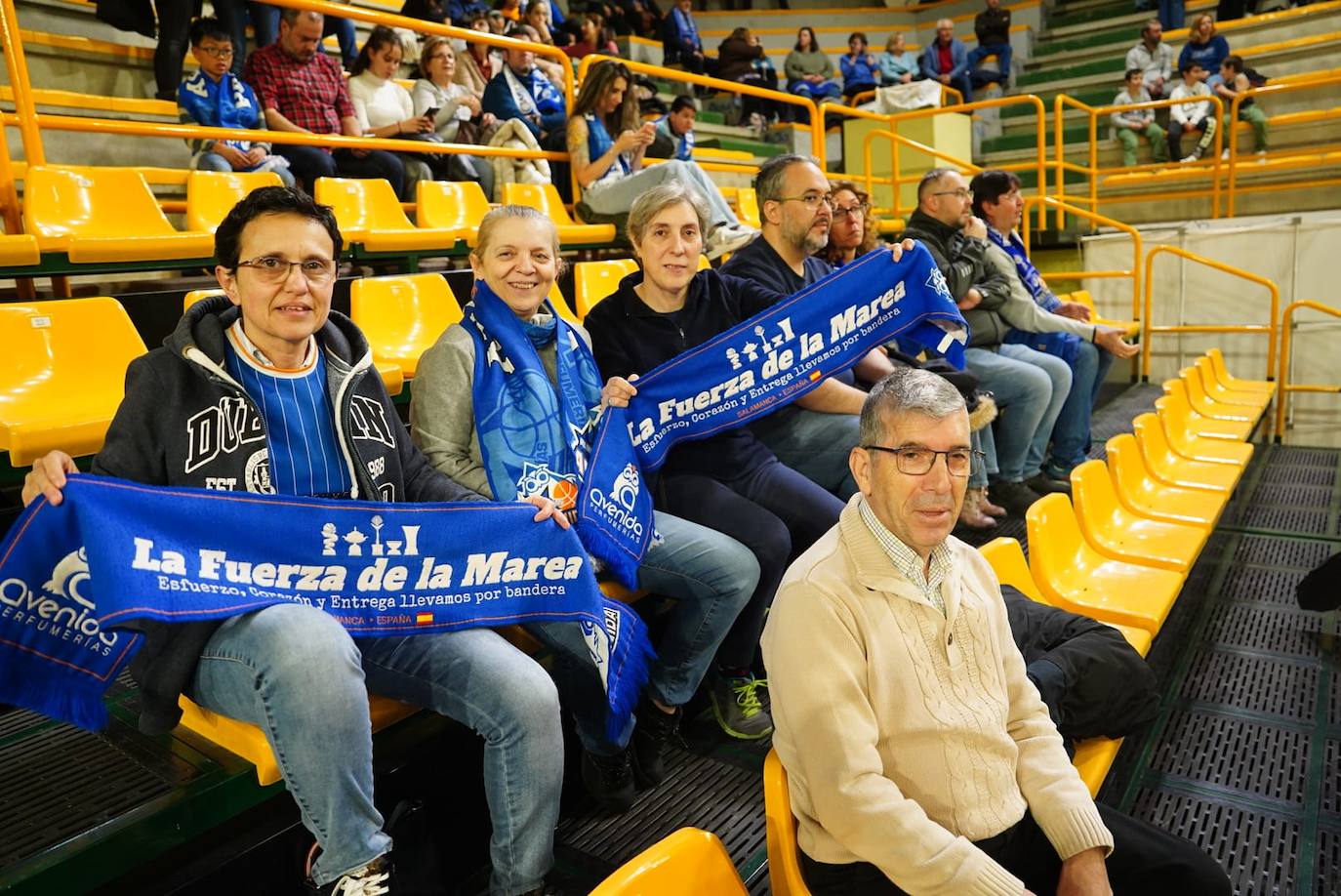 Búscate en la grada del Würzburg en el partido contra el Araski