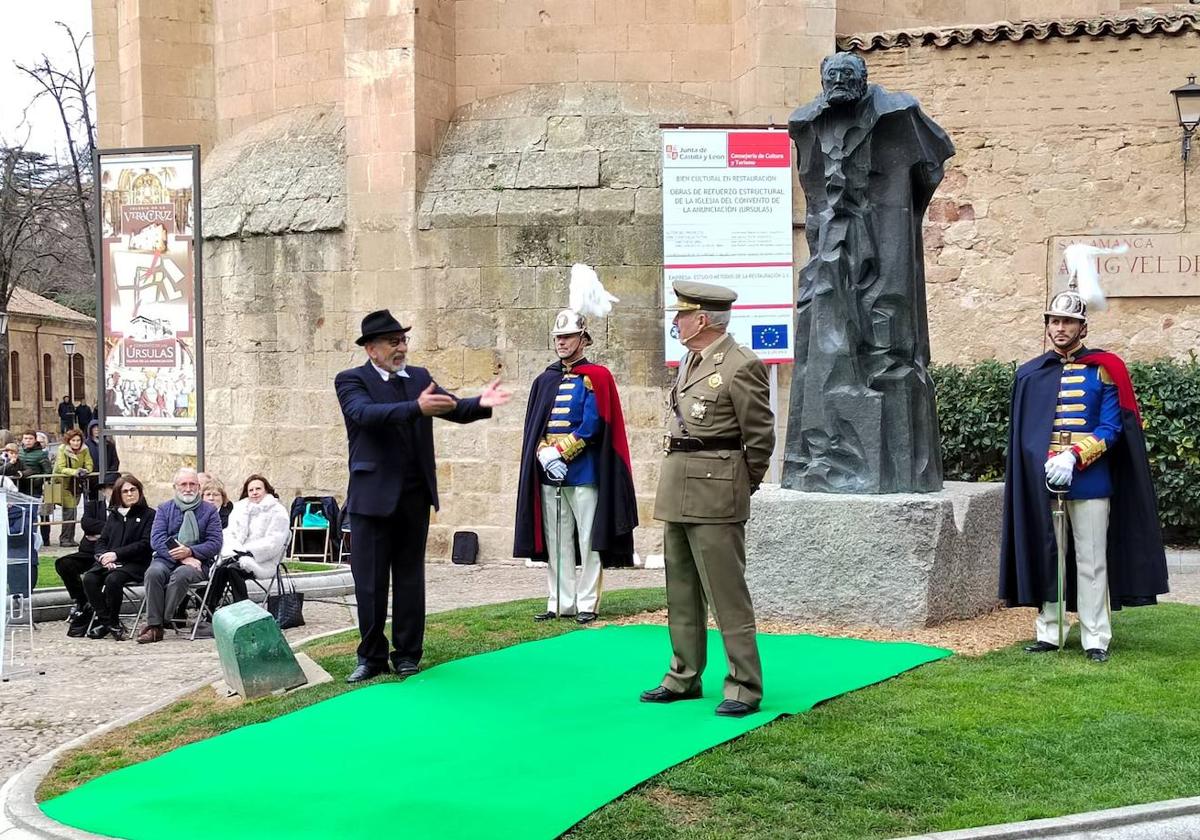 Un momento de la representación del enfrentamiento entre Unamuno y Primo de Rivera en el homenaje al rector