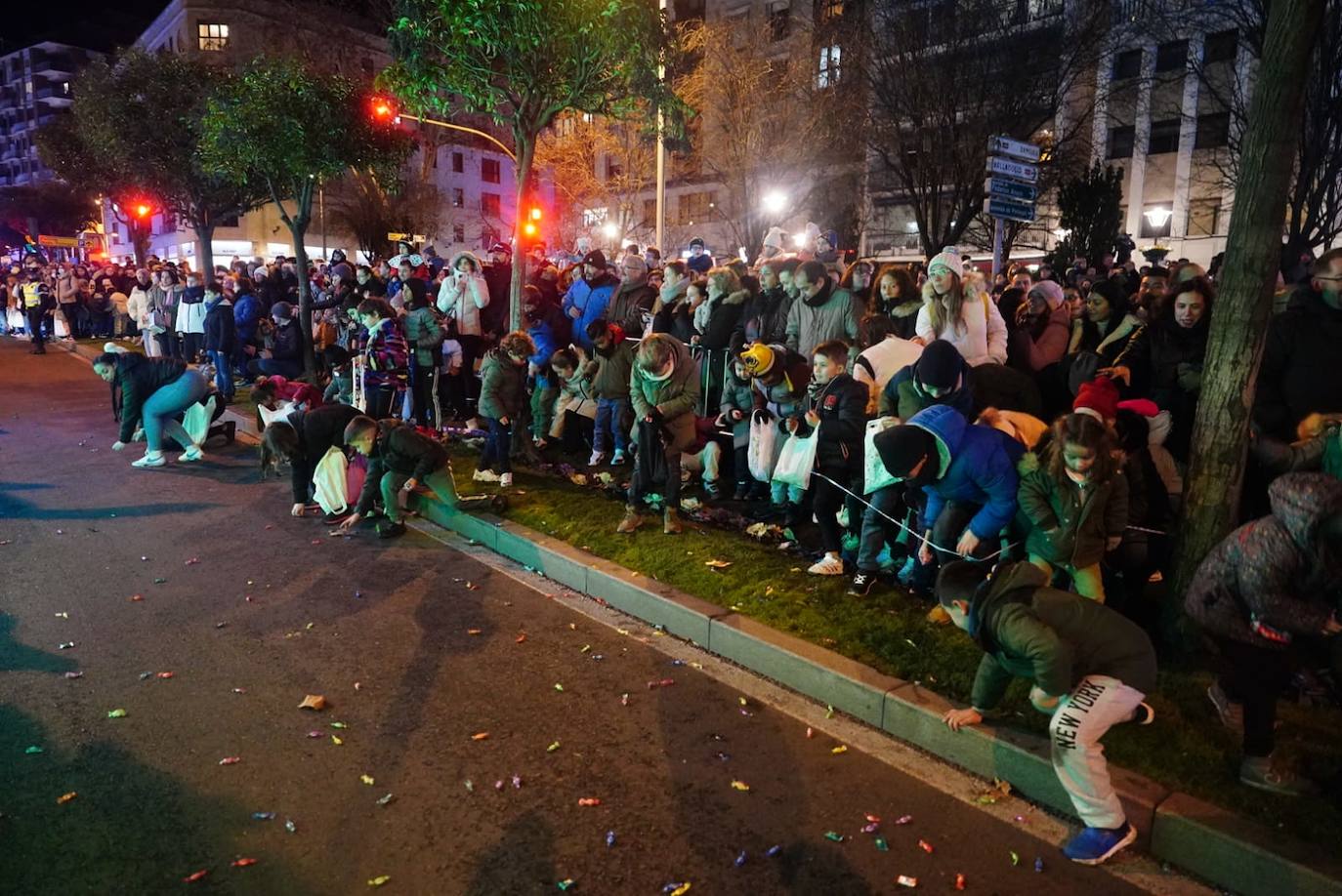 Los Reyes Magos reclaman la paz desde la Plaza Mayor de Salamanca