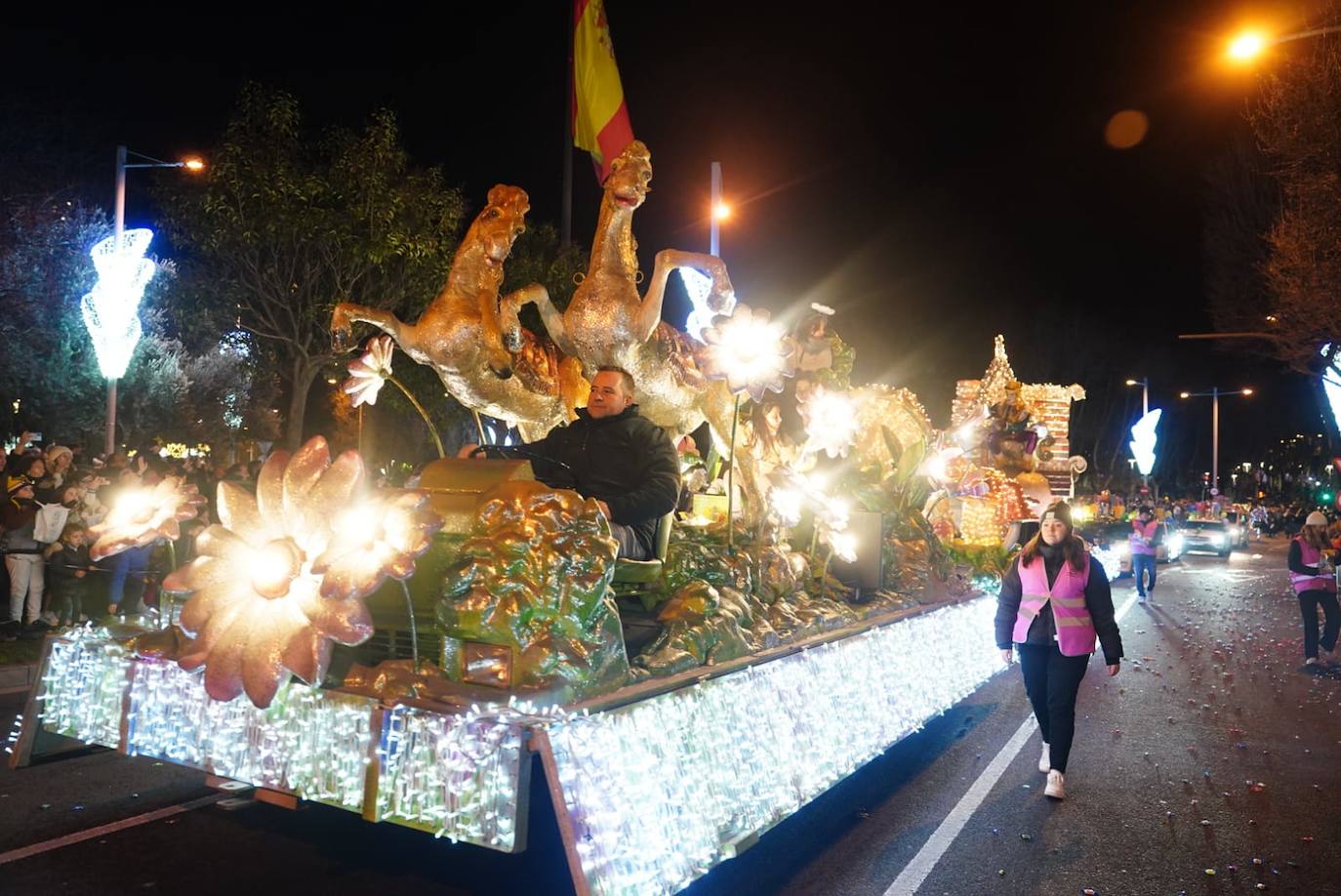 Los Reyes Magos reclaman la paz desde la Plaza Mayor de Salamanca