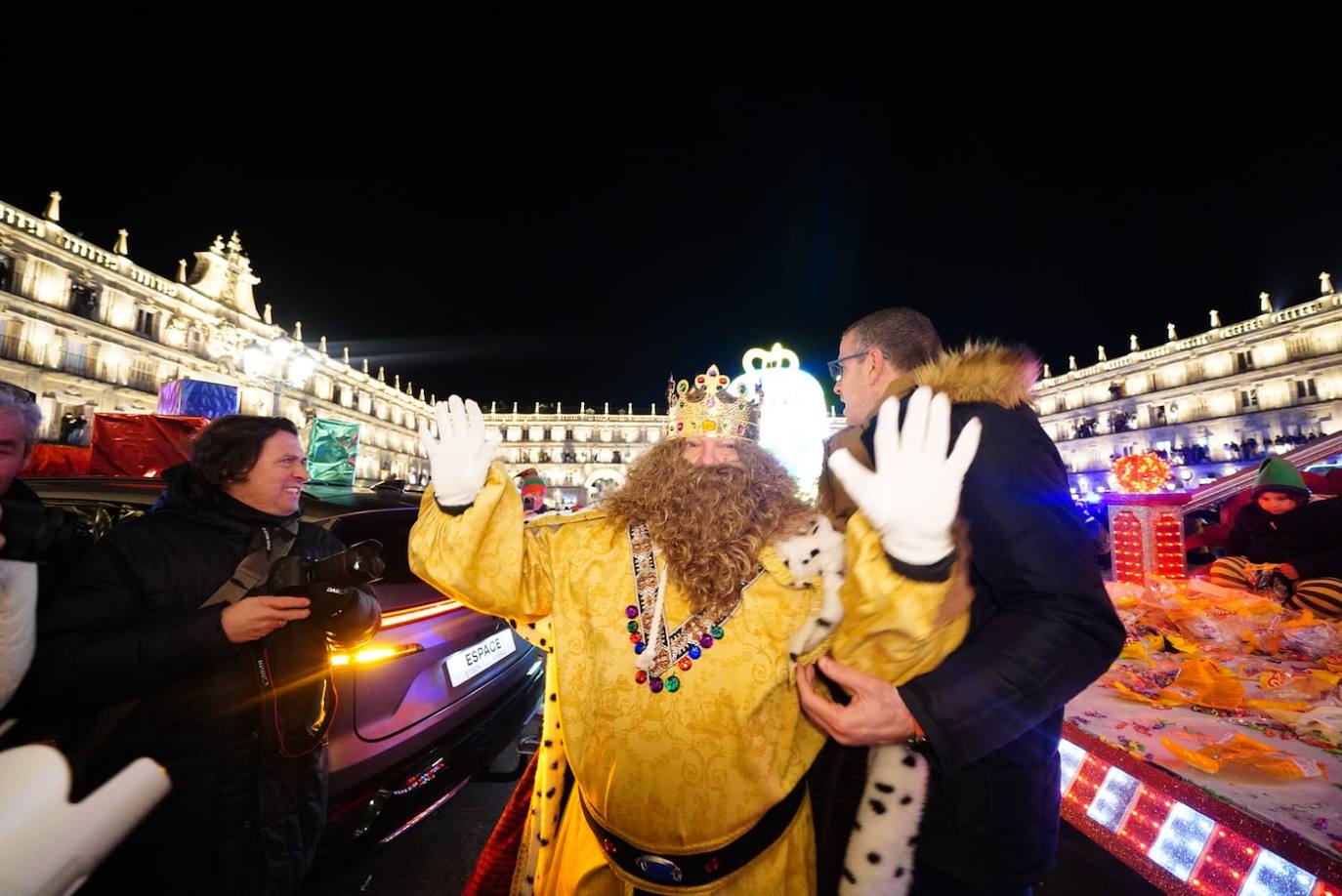 Los Reyes Magos reclaman la paz desde la Plaza Mayor de Salamanca