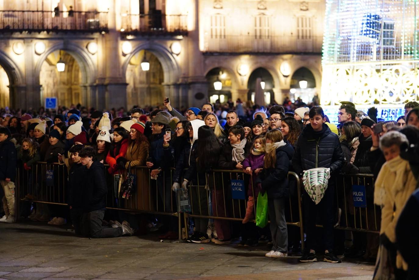 Los Reyes Magos reclaman la paz desde la Plaza Mayor de Salamanca