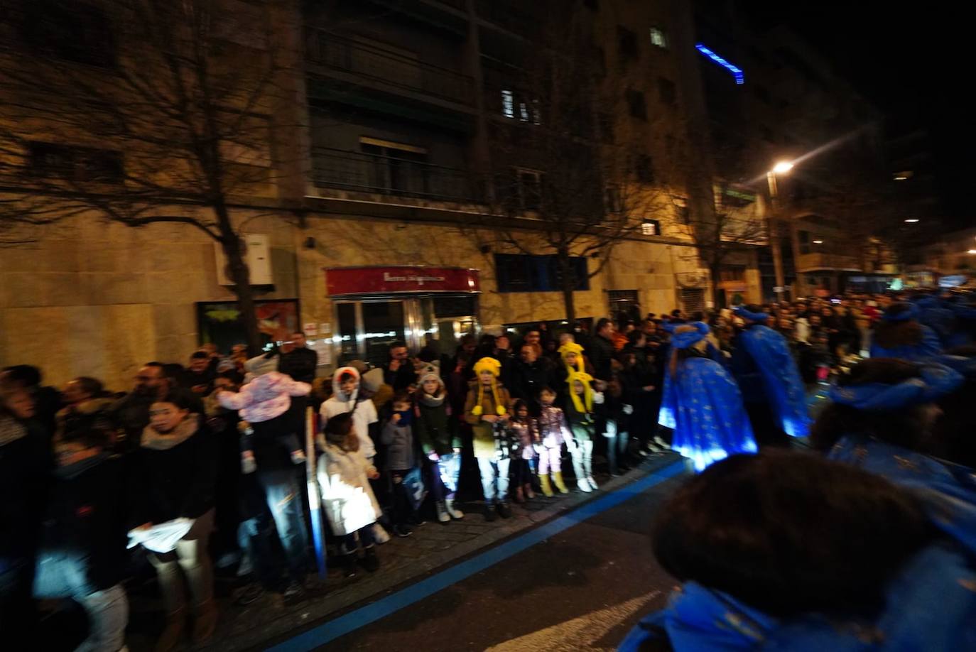 Los Reyes Magos reclaman la paz desde la Plaza Mayor de Salamanca