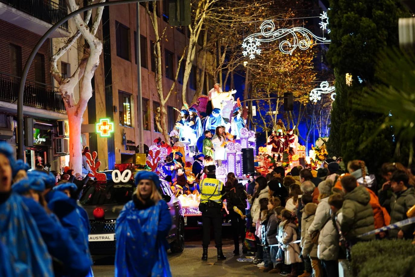 Los Reyes Magos reclaman la paz desde la Plaza Mayor de Salamanca