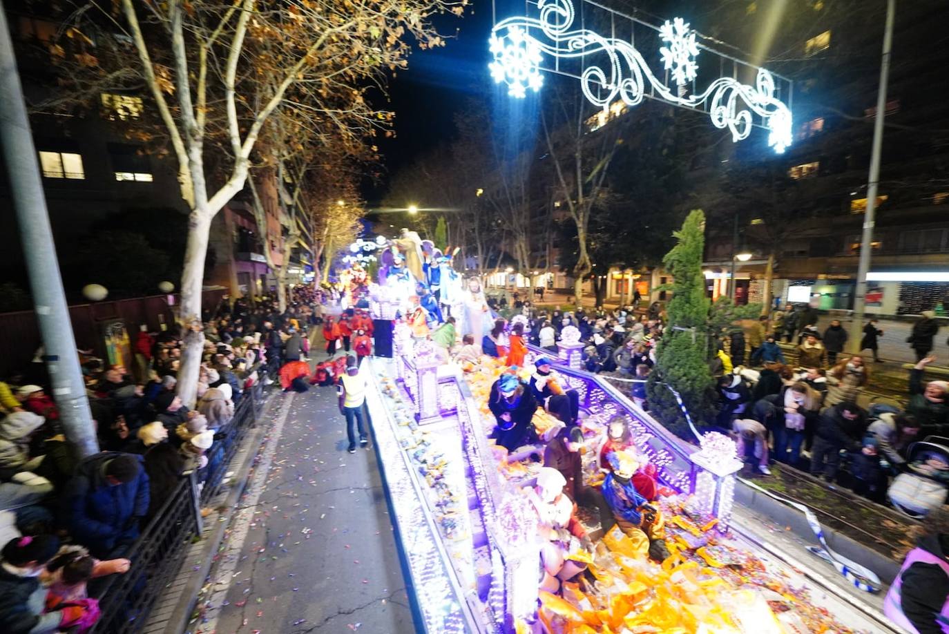 Los Reyes Magos reclaman la paz desde la Plaza Mayor de Salamanca