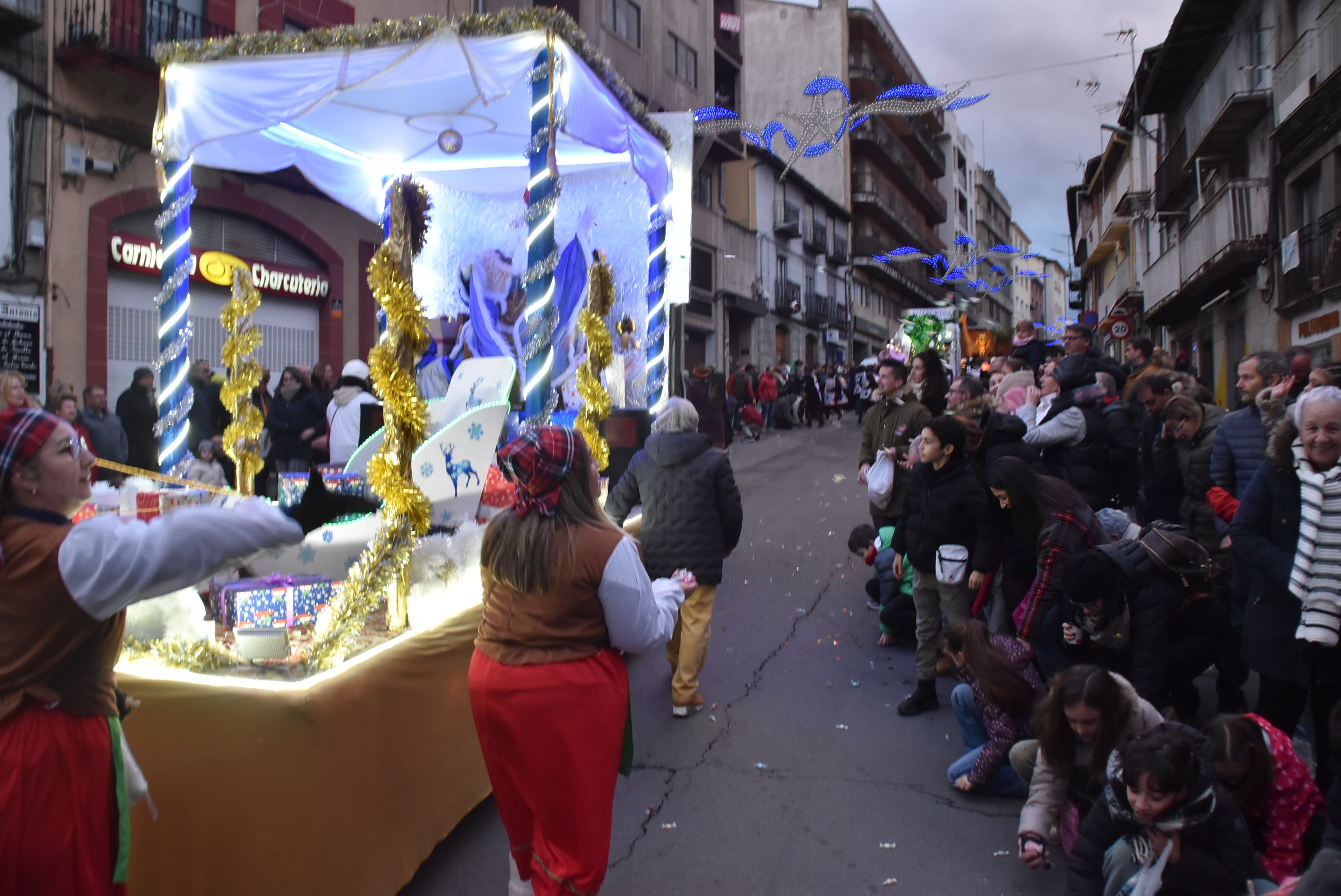 La llegada de los Reyes Magos llena las calles de Béjar