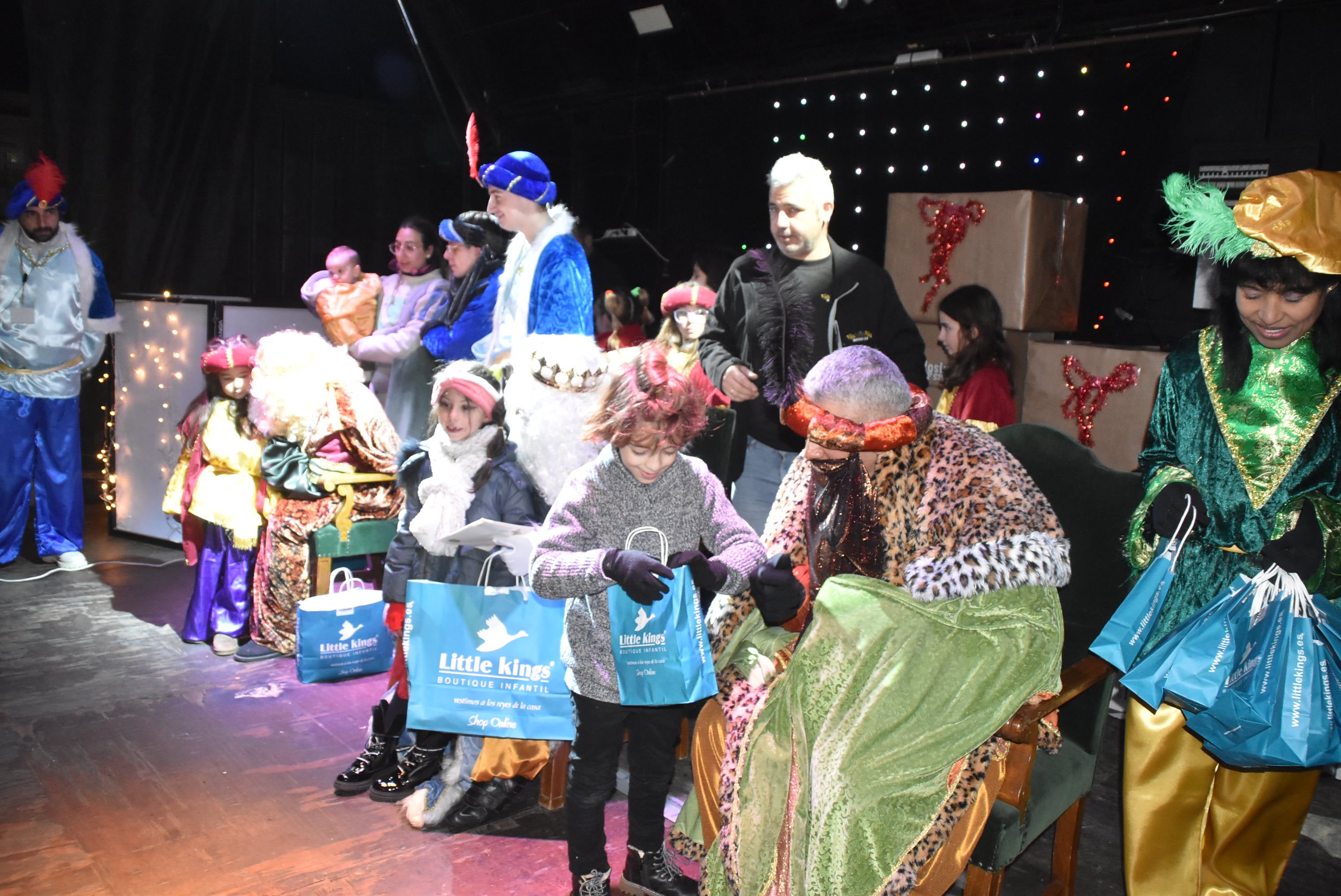 La llegada de los Reyes Magos llena las calles de Béjar