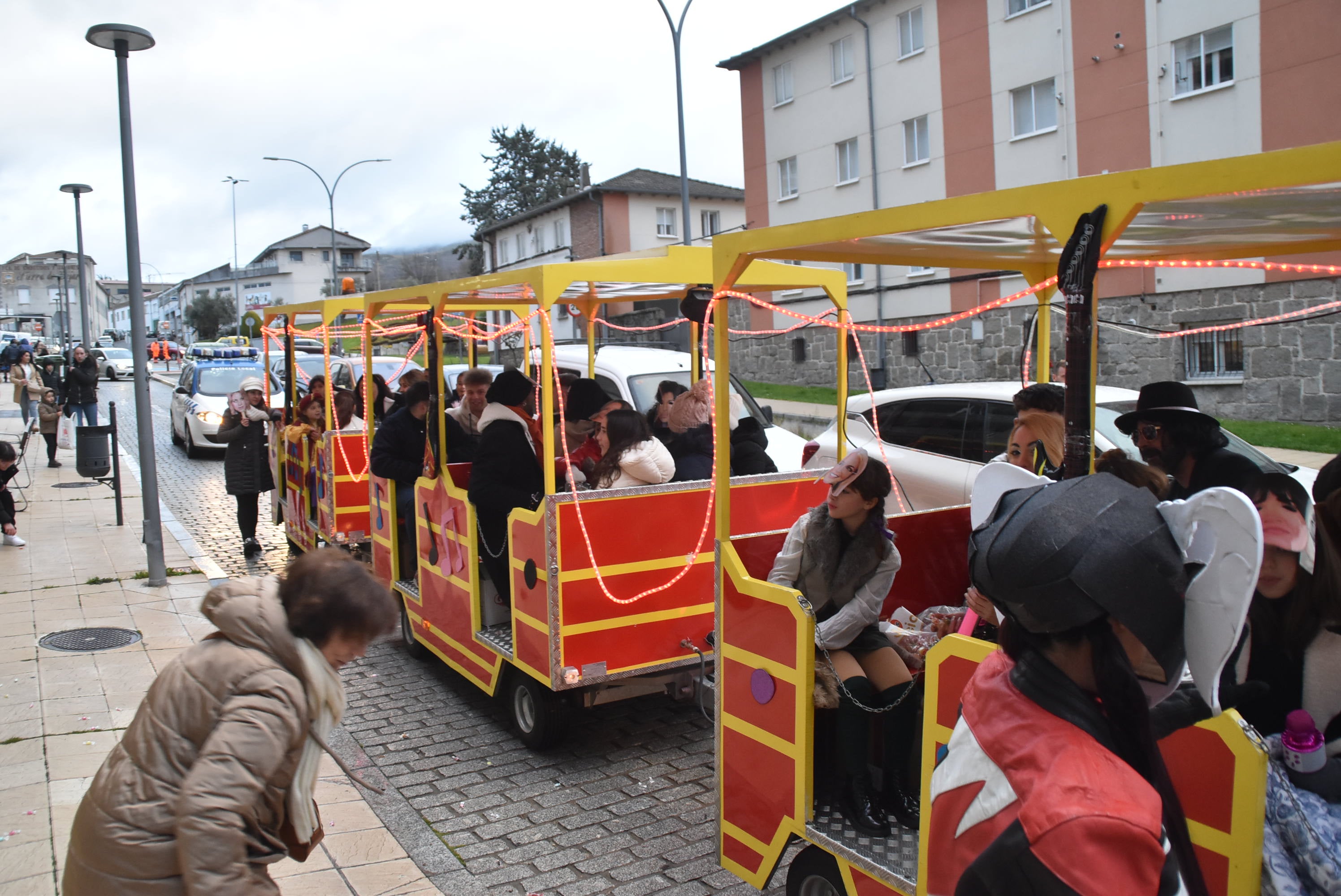 La llegada de los Reyes Magos llena las calles de Béjar