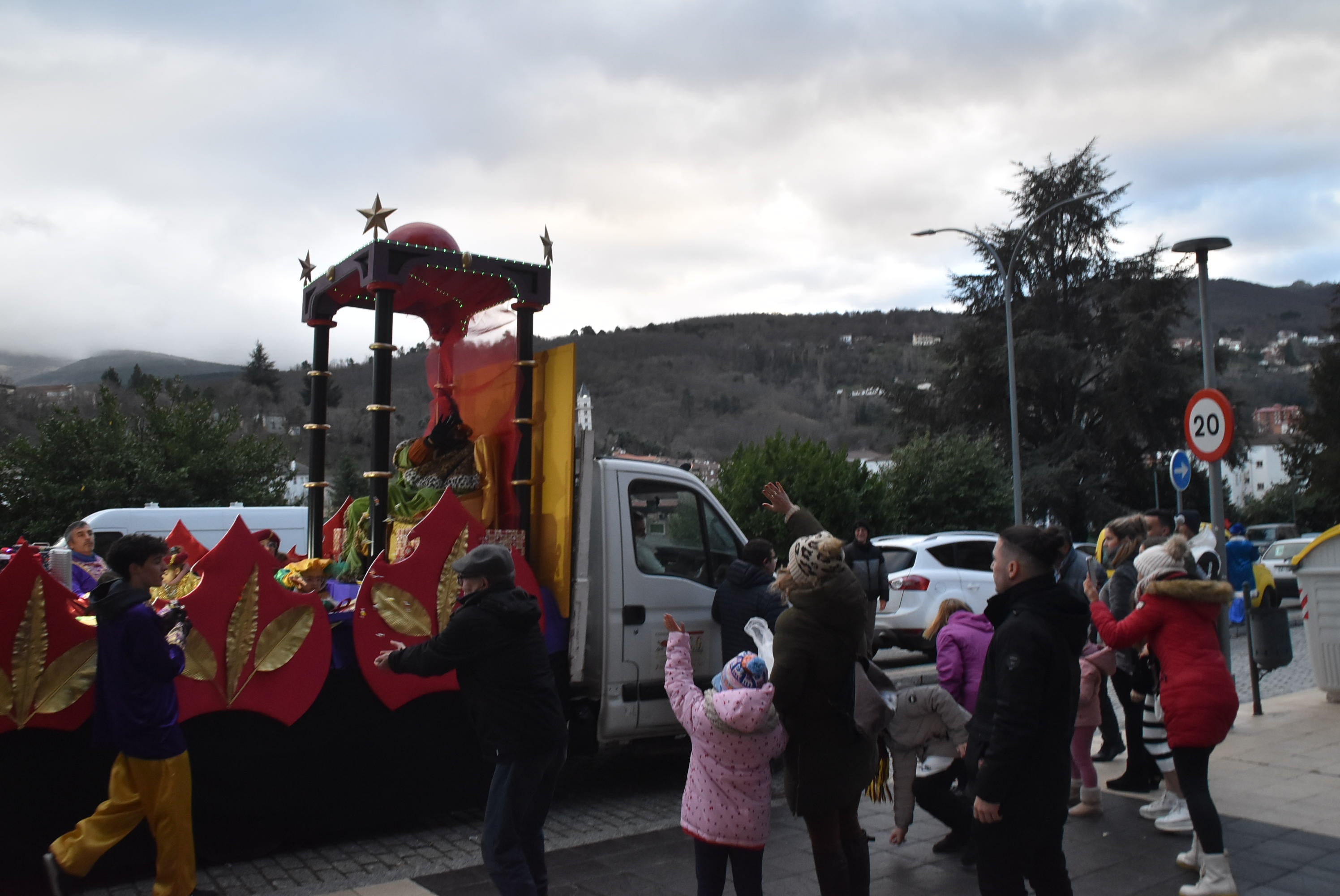 La llegada de los Reyes Magos llena las calles de Béjar