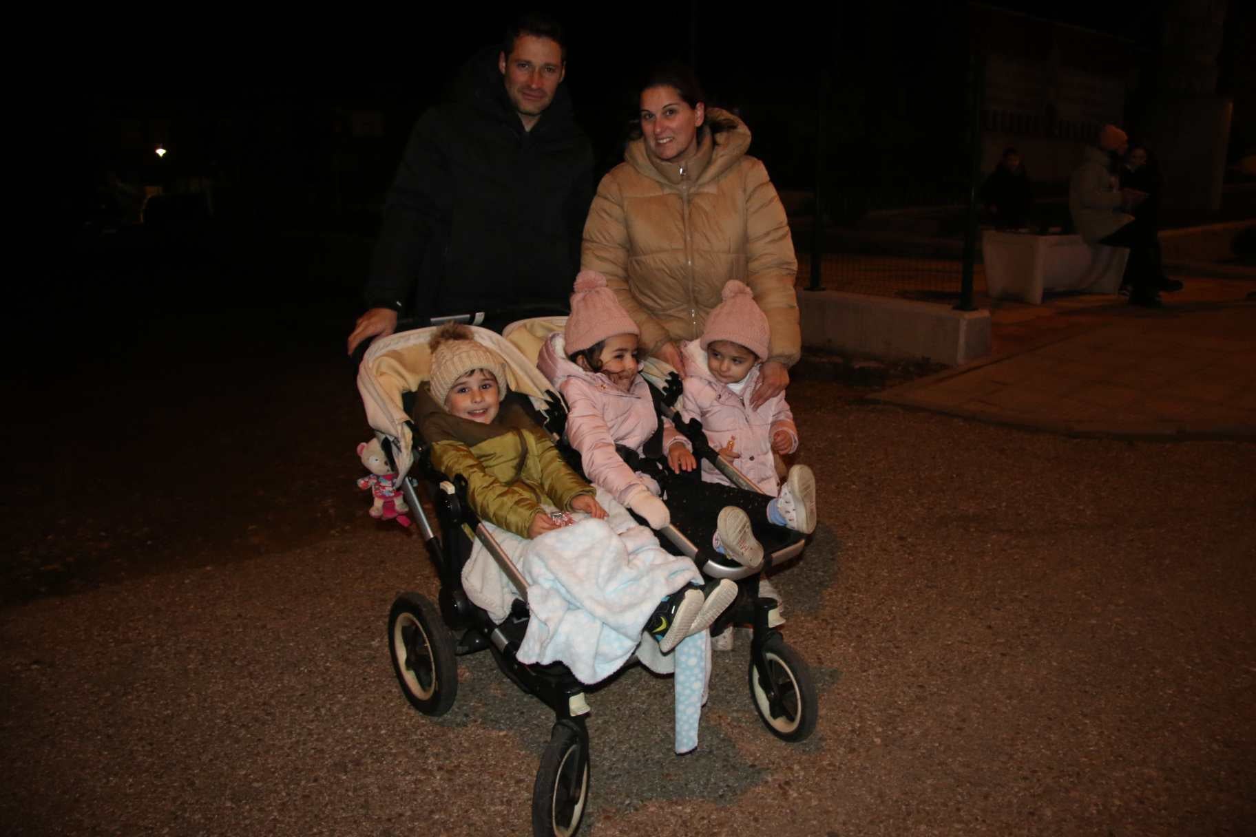 Un tren y 900 cucuruchos de caramelos en la gran tarde infantil de Villamayor