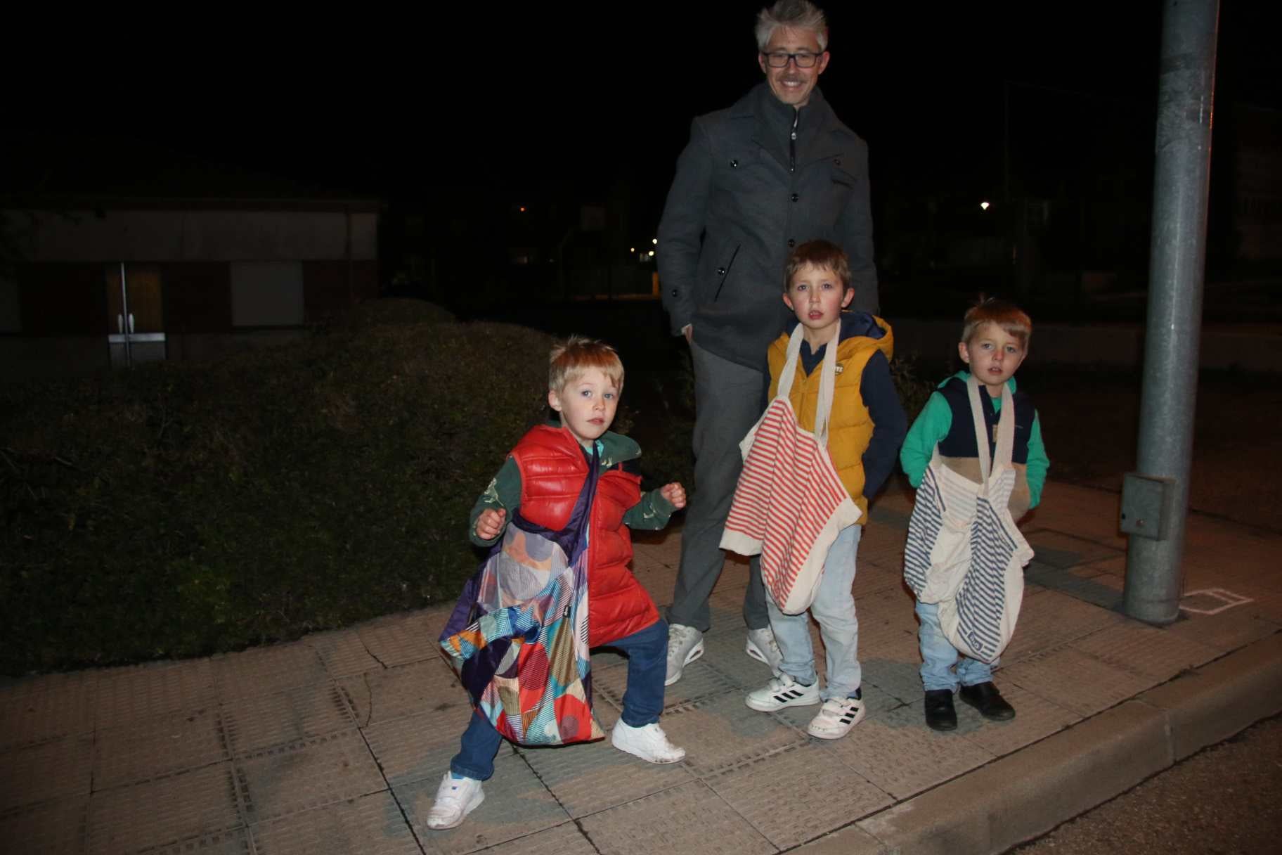 Un tren y 900 cucuruchos de caramelos en la gran tarde infantil de Villamayor