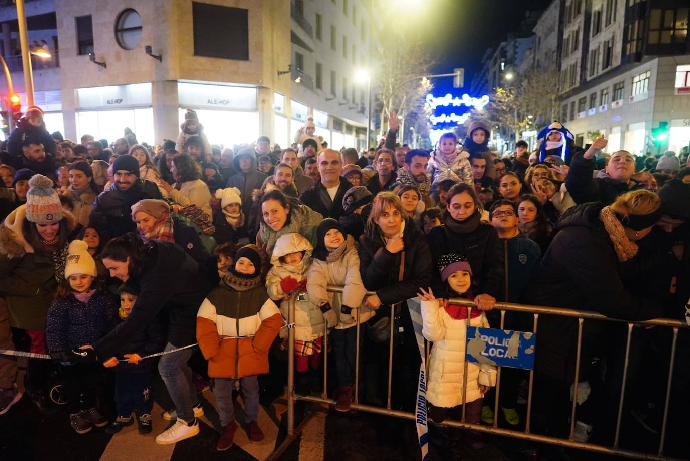 Los Reyes Magos reclaman la paz desde la Plaza Mayor de Salamanca