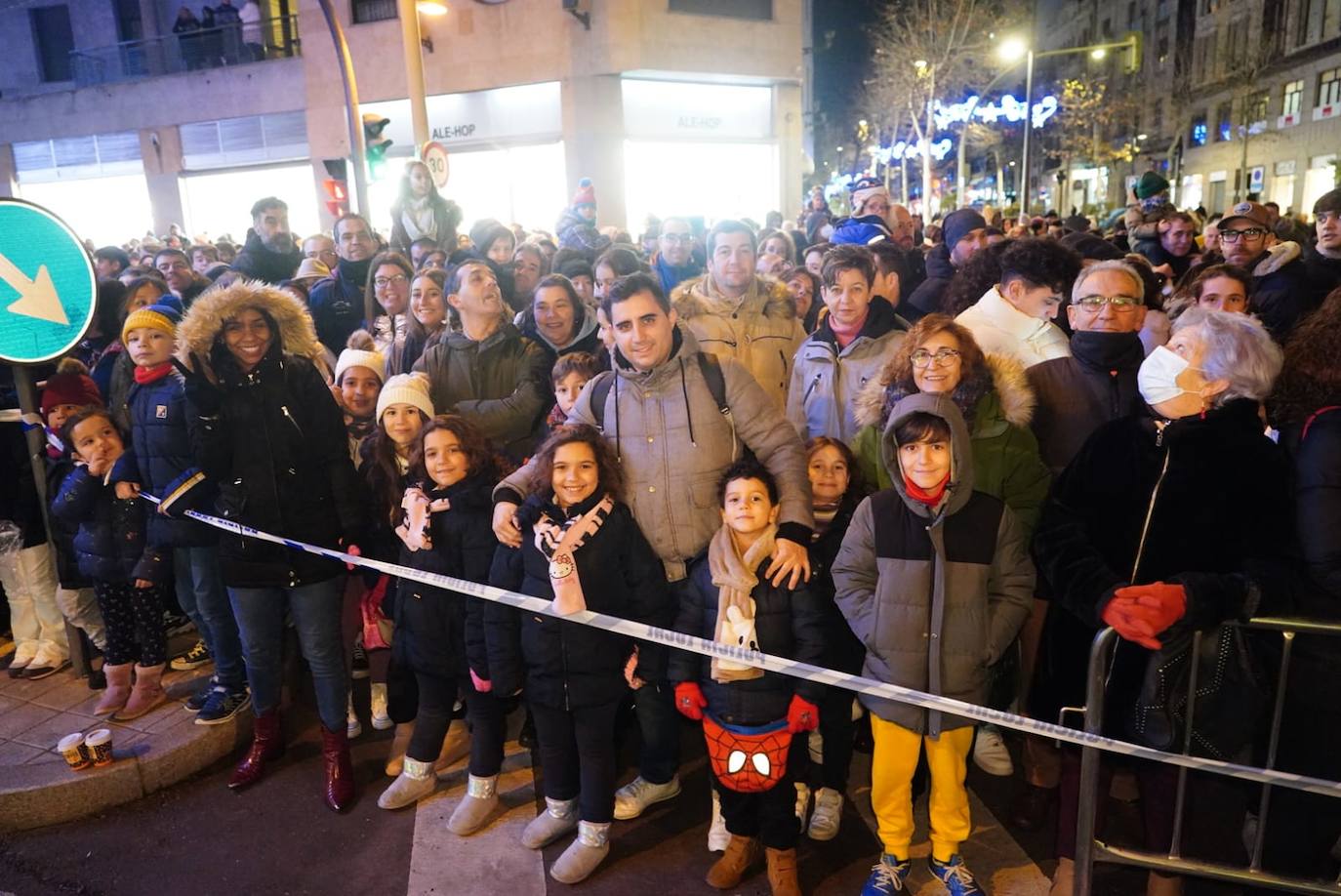 Los Reyes Magos reclaman la paz desde la Plaza Mayor de Salamanca