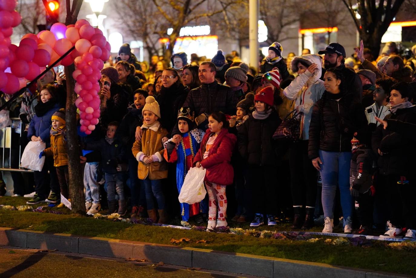 Los Reyes Magos reclaman la paz desde la Plaza Mayor de Salamanca