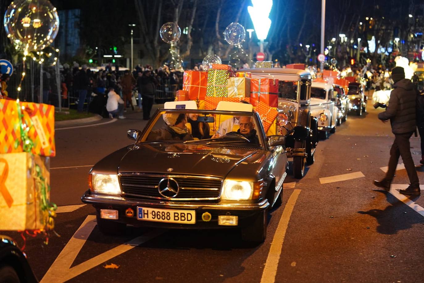 Los Reyes Magos reclaman la paz desde la Plaza Mayor de Salamanca