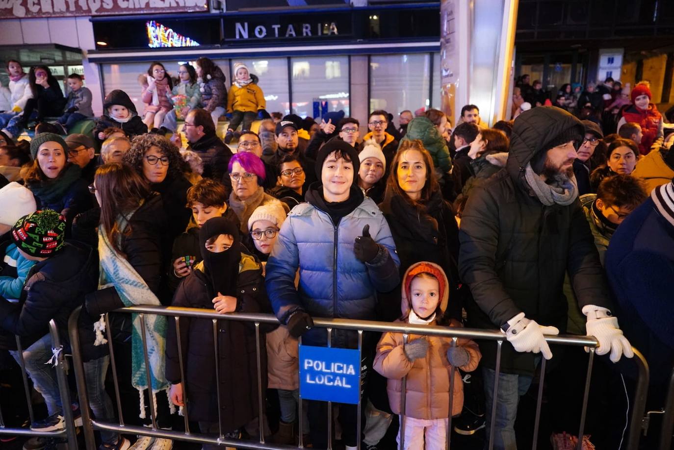 Los Reyes Magos reclaman la paz desde la Plaza Mayor de Salamanca