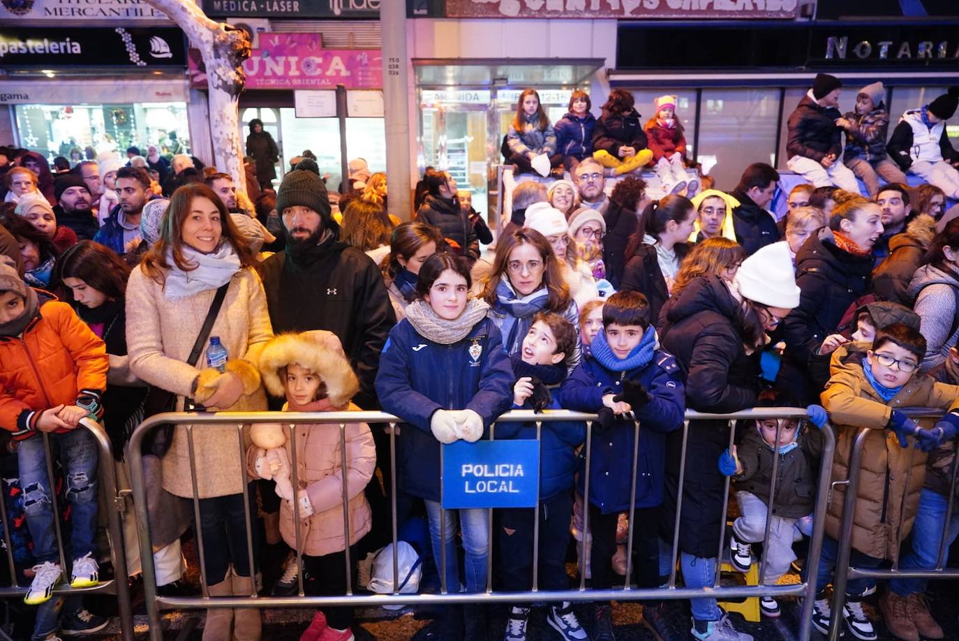 Los Reyes Magos reclaman la paz desde la Plaza Mayor de Salamanca