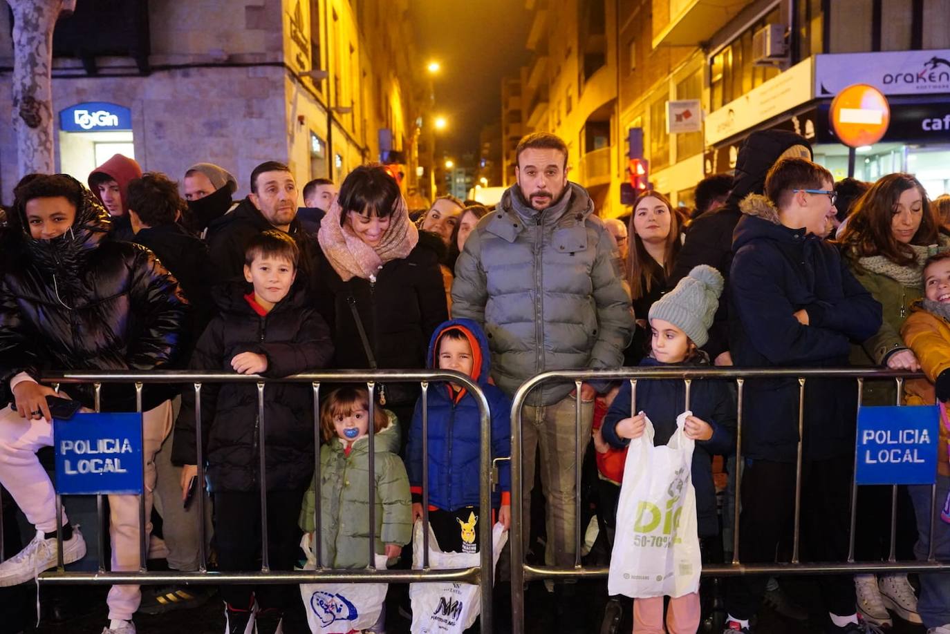 Los Reyes Magos reclaman la paz desde la Plaza Mayor de Salamanca