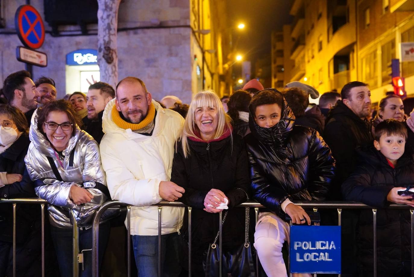 Los Reyes Magos reclaman la paz desde la Plaza Mayor de Salamanca