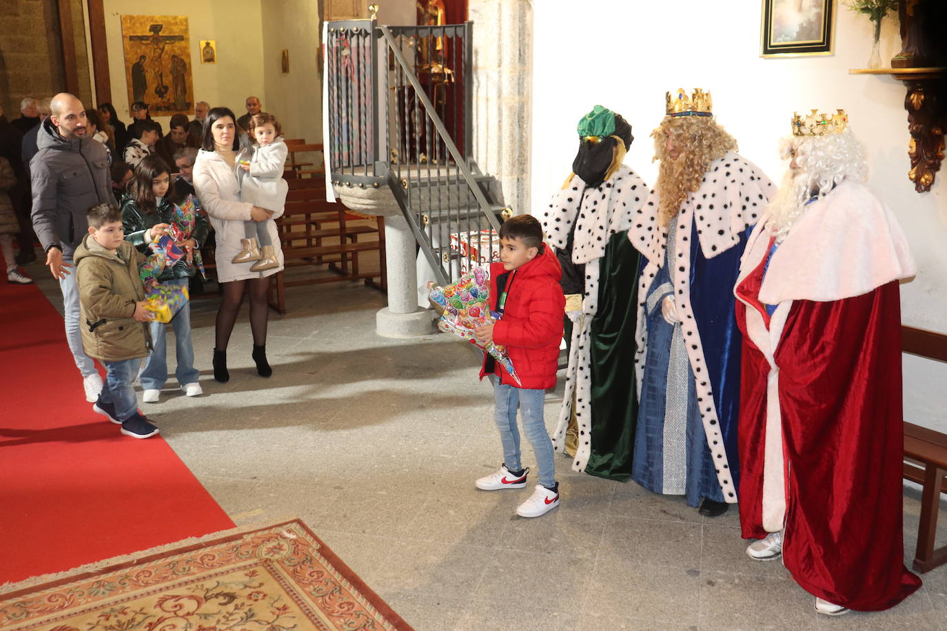 Cristóbal se mantiene fiel al cantar los chorizos en la fiesta de los Reyes Magos