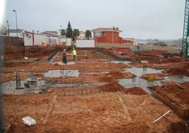 El futuro colegio de Aldeatejada, con una dotación de 5 millones, ya está cimentado.