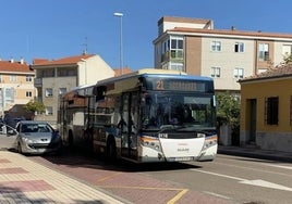 Carbajosa aumenta desde mañana las frecuencias del autobús metropolitano a primera hora de la jornada..