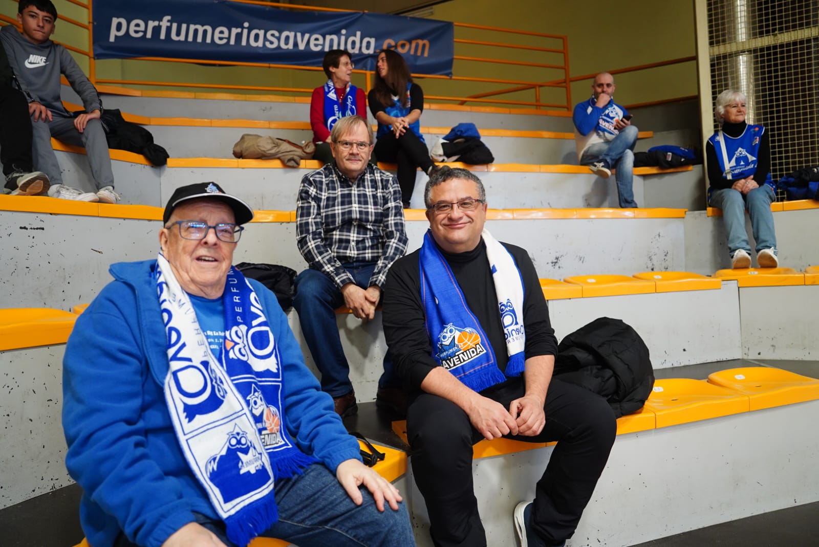 Búscate en la grada de Würzburg en el partido del Avenida contra el IDK