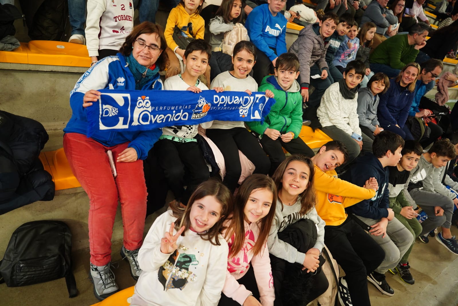 Búscate en la grada de Würzburg en el partido del Avenida contra el IDK