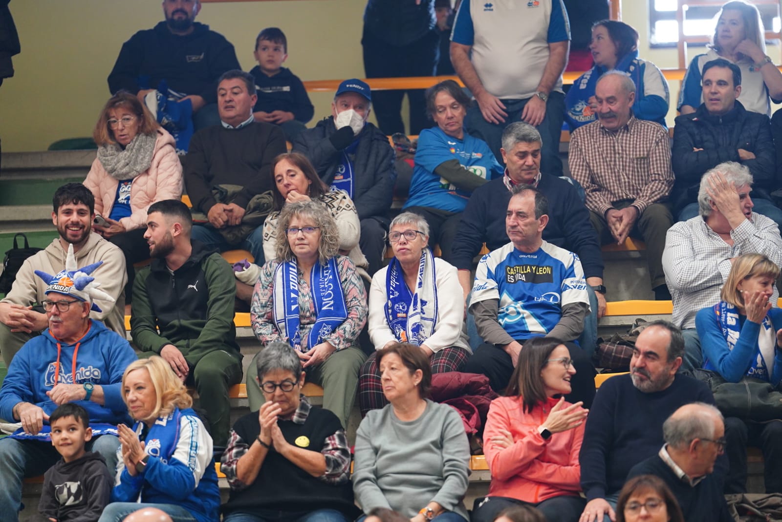 Búscate en la grada de Würzburg en el partido del Avenida contra el IDK