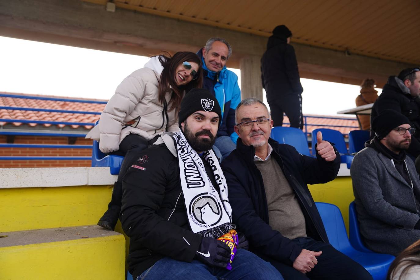 La afición de Unionistas responde a la llamada, ¡búscate en la grada!