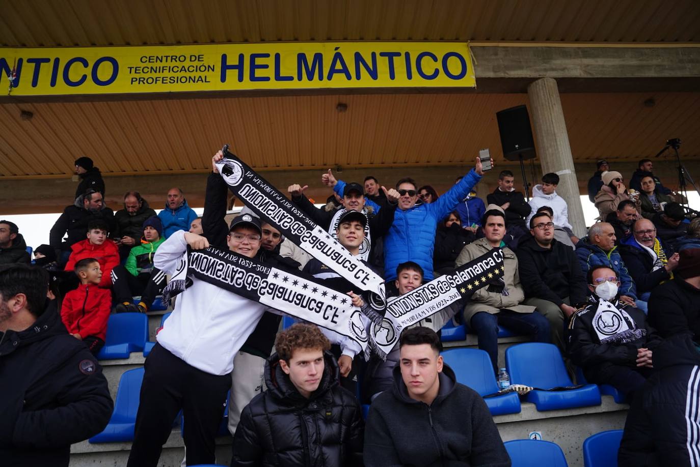 La afición de Unionistas responde a la llamada, ¡búscate en la grada!