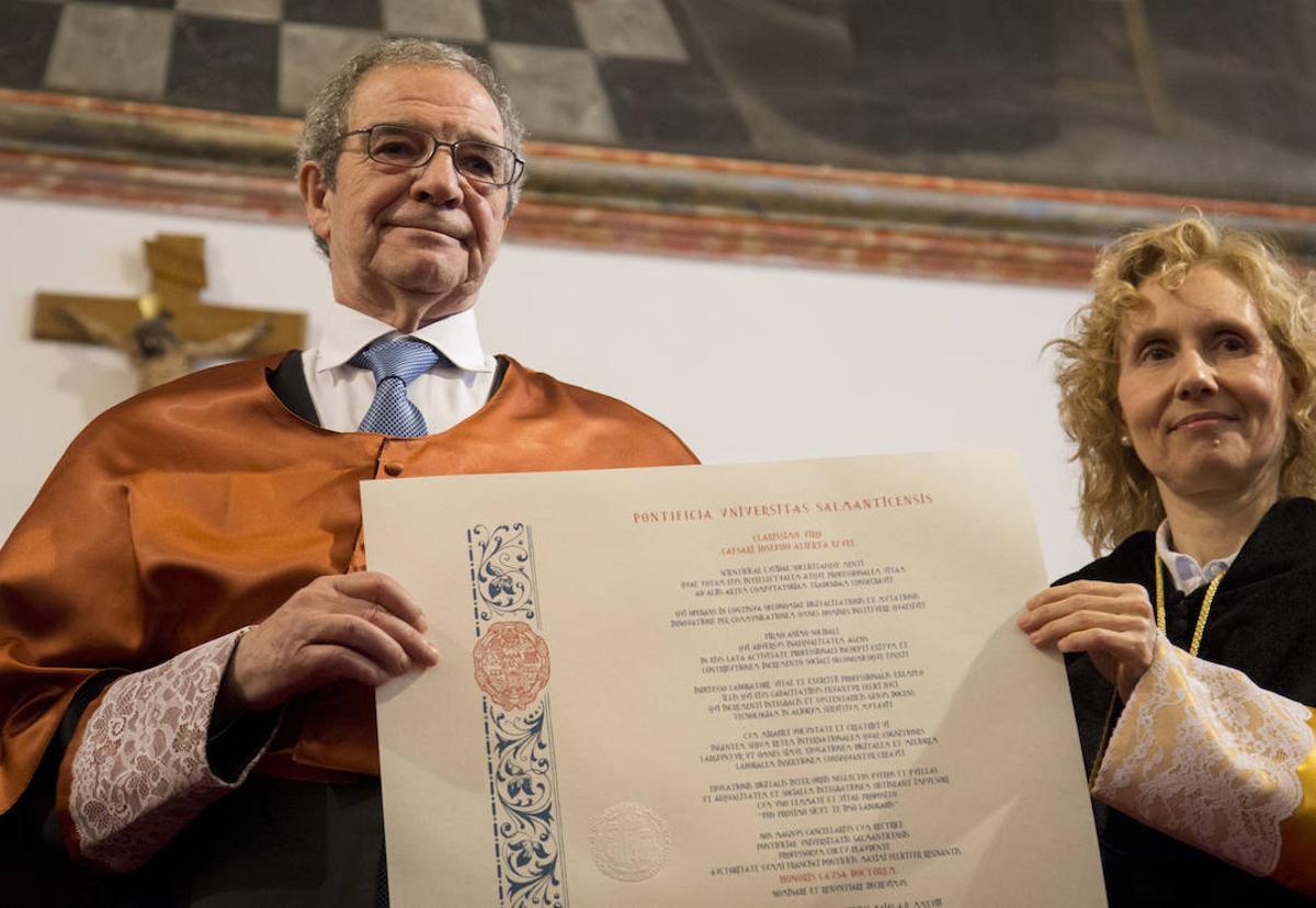 La Pontificia lamenta el fallecimiento de su 'Honoris Causa' César Alierta