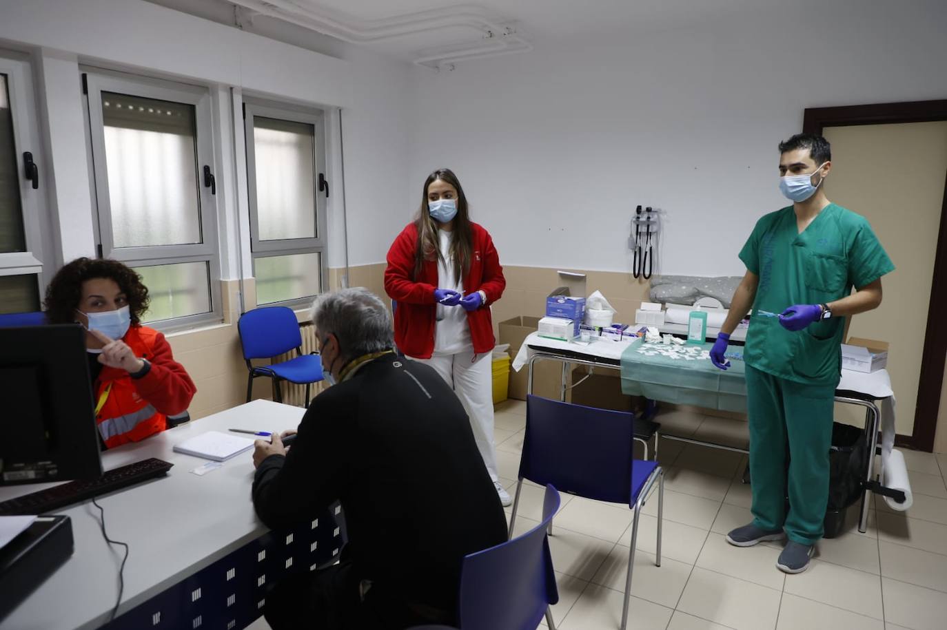 Cola para vacunarse de gripe en Salamanca