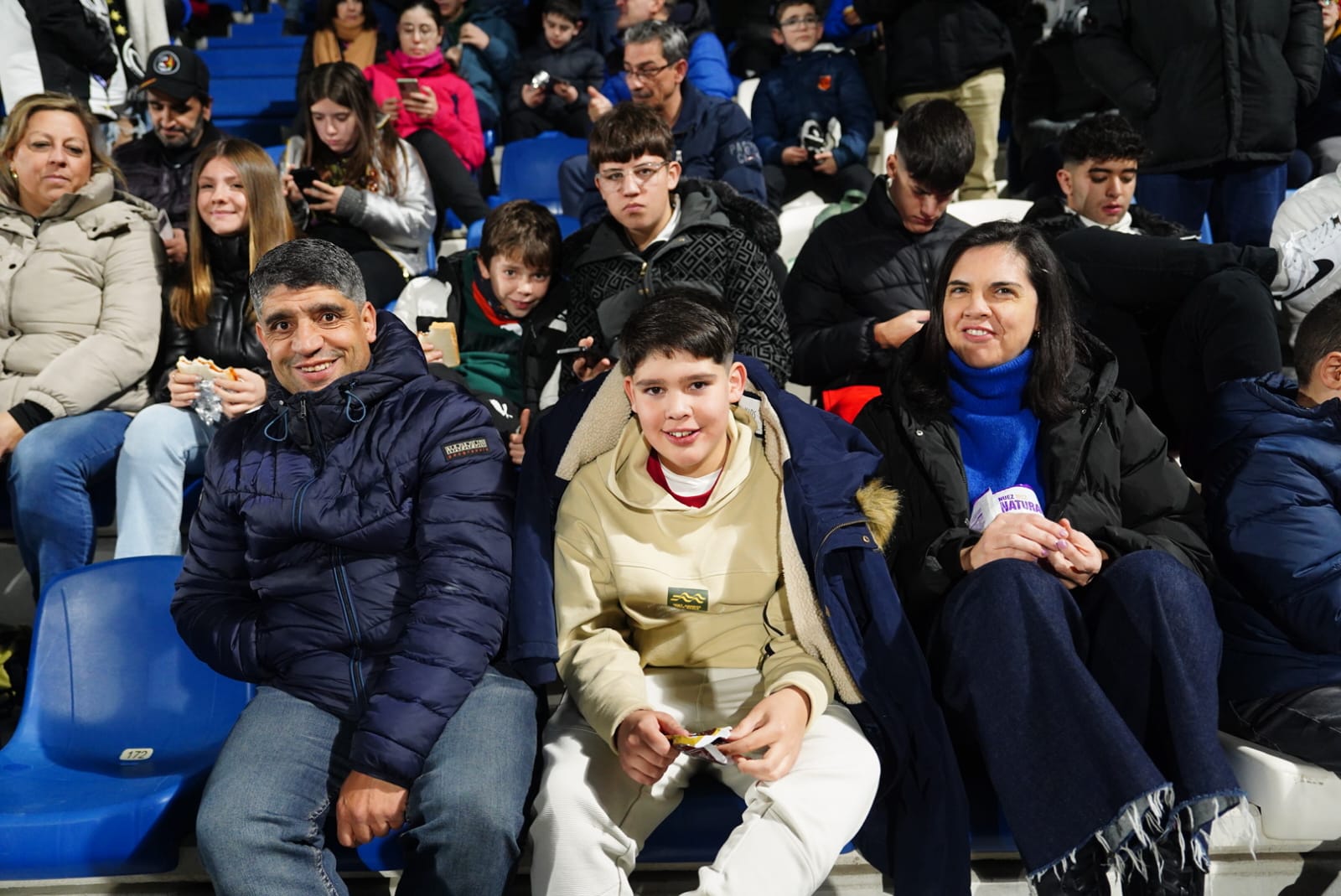 Búscate en la grada del Reina Sofía en el partido contra el Rayo Majadahonda