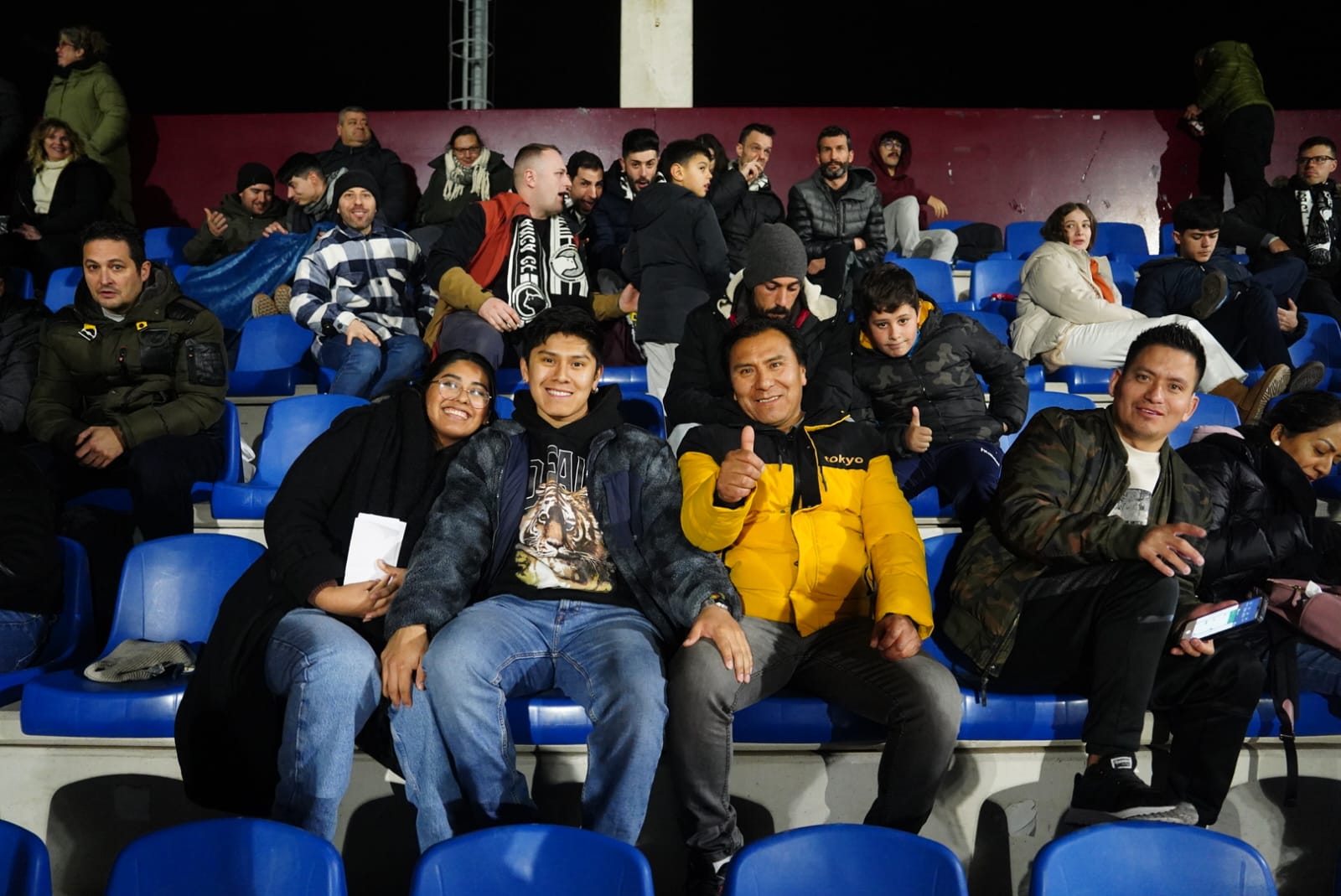 Búscate en la grada del Reina Sofía en el partido contra el Rayo Majadahonda