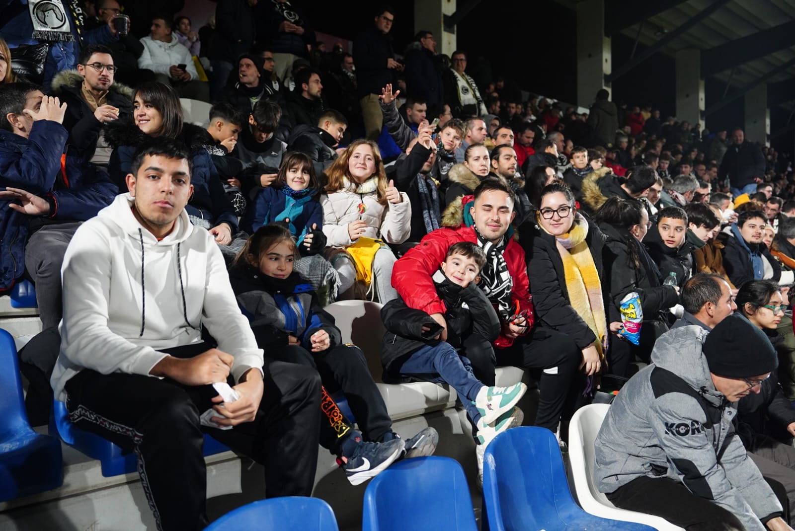 Búscate en la grada del Reina Sofía en el partido contra el Rayo Majadahonda