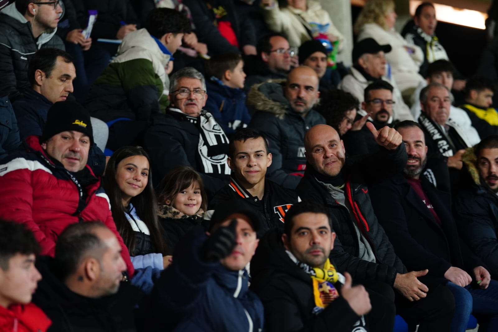 Búscate en la grada del Reina Sofía en el partido contra el Rayo Majadahonda