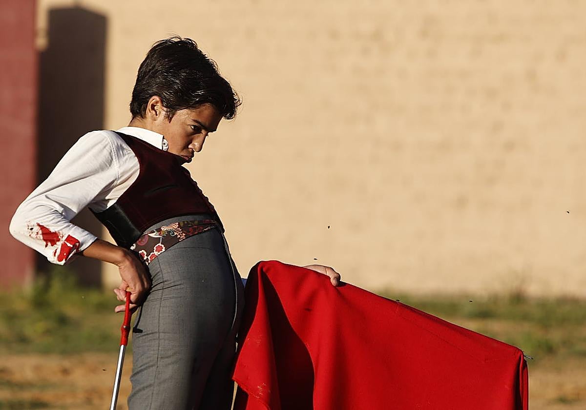 Marco Pérez, en una tienta en la finca de Carlos Charro.