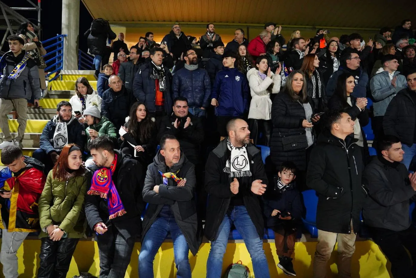 Búscate en la grada del Reina Sofía en el partido de la Copa del Rey entre Unionistas y Fútbol Club Barcelona