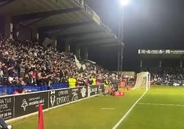 Así despidió la grada del Reina Sofía a los jugadores tras una noche inolvidable