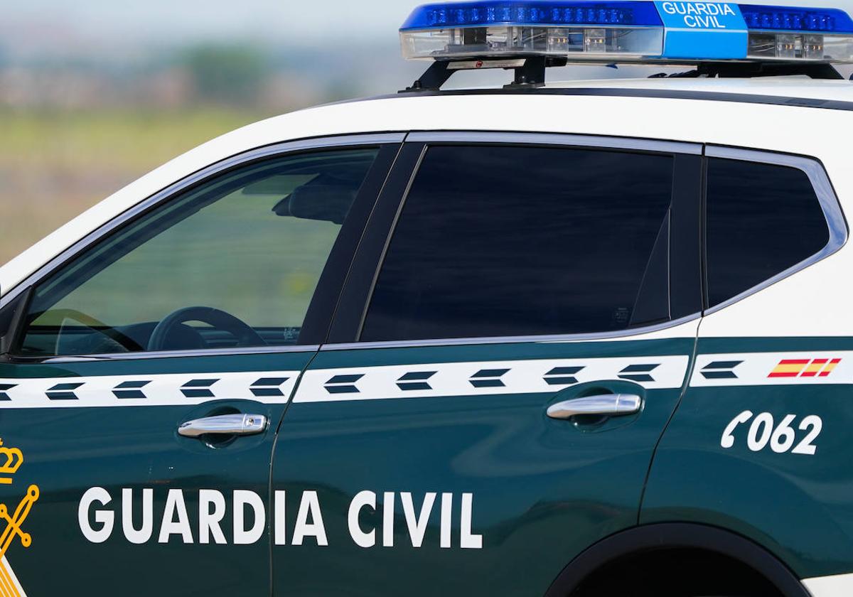 La Guardia Civil caza a un camionero borracho y drogado en Pedrosillo el Ralo