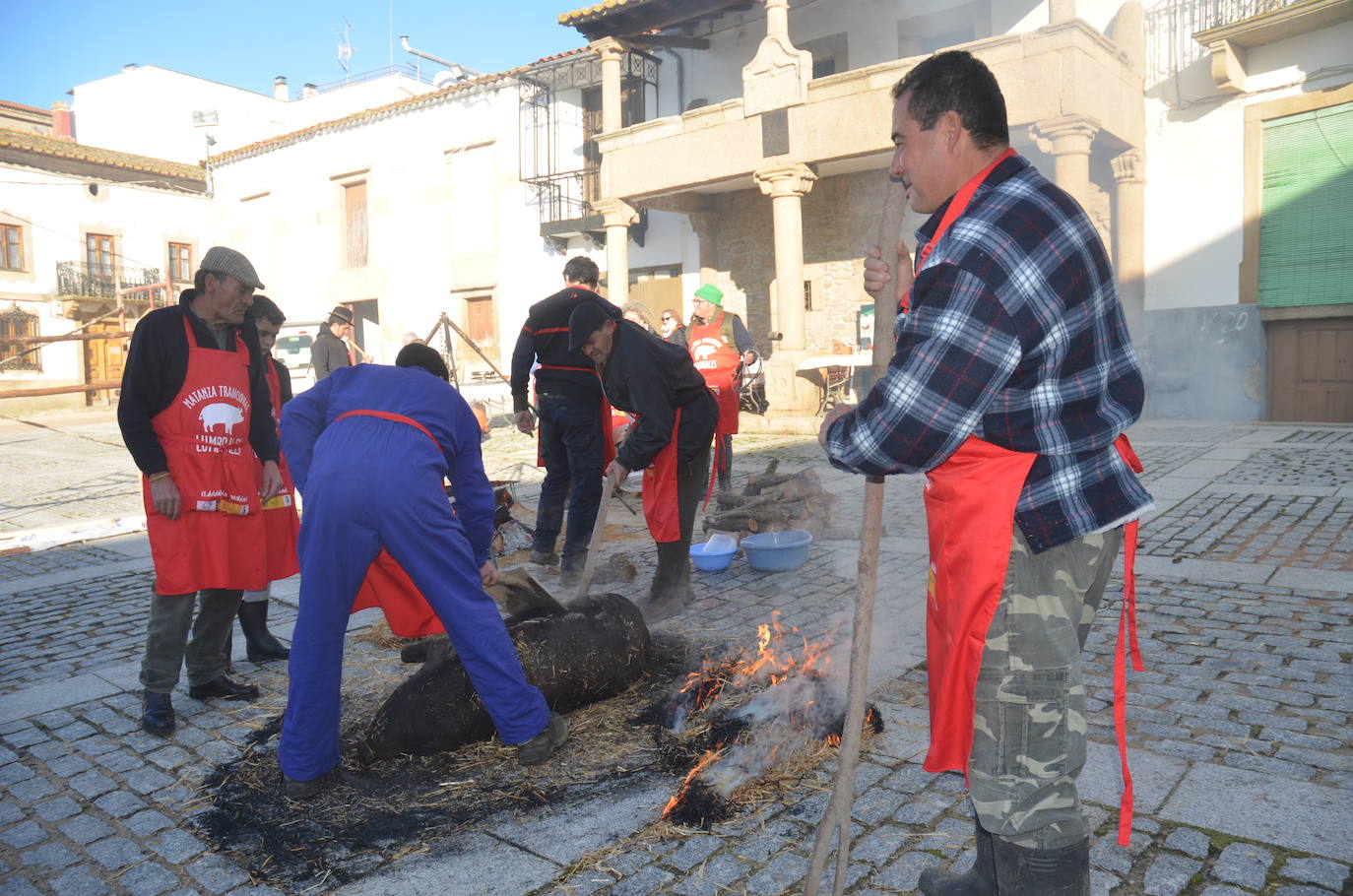 Lumbrales celebra una popular Fiesta de la Matanza Tradicional
