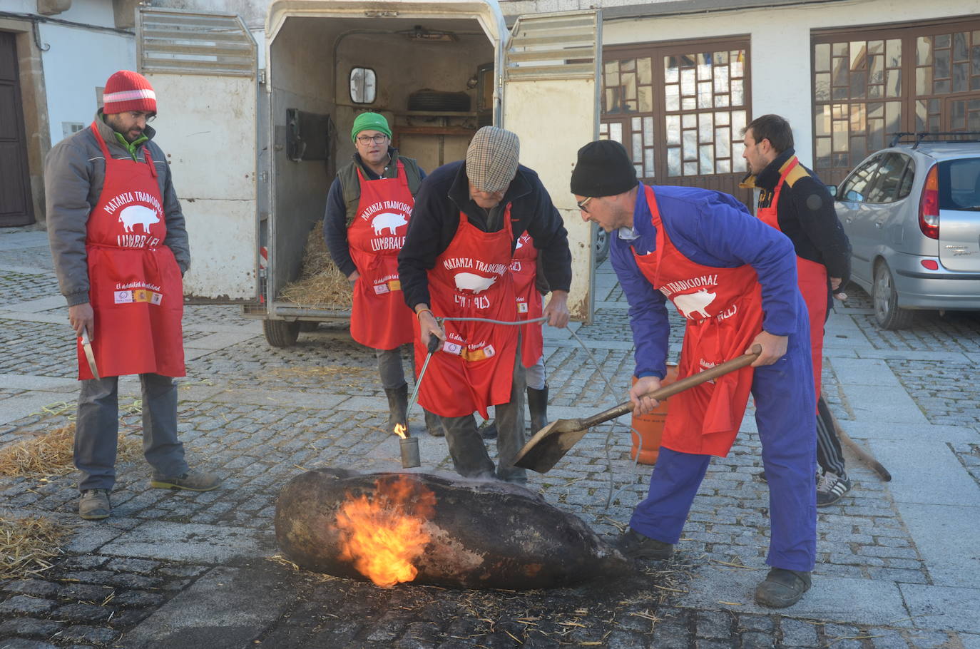 Lumbrales celebra una popular Fiesta de la Matanza Tradicional