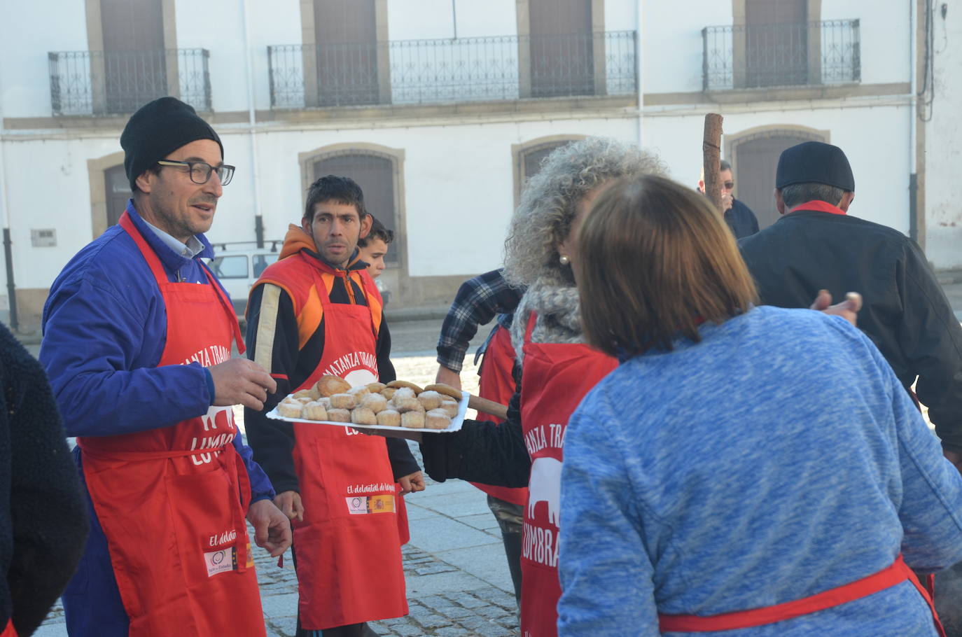 Lumbrales celebra una popular Fiesta de la Matanza Tradicional