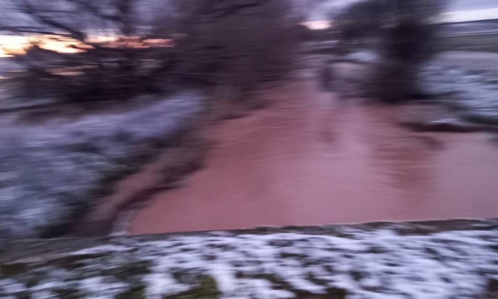 Impresionantes imágenes del desbordamiento del río Almar a su paso por Nava de Sotrobal