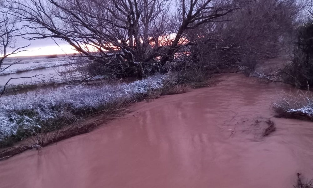 Impresionantes imágenes del desbordamiento del río Almar a su paso por Nava de Sotrobal