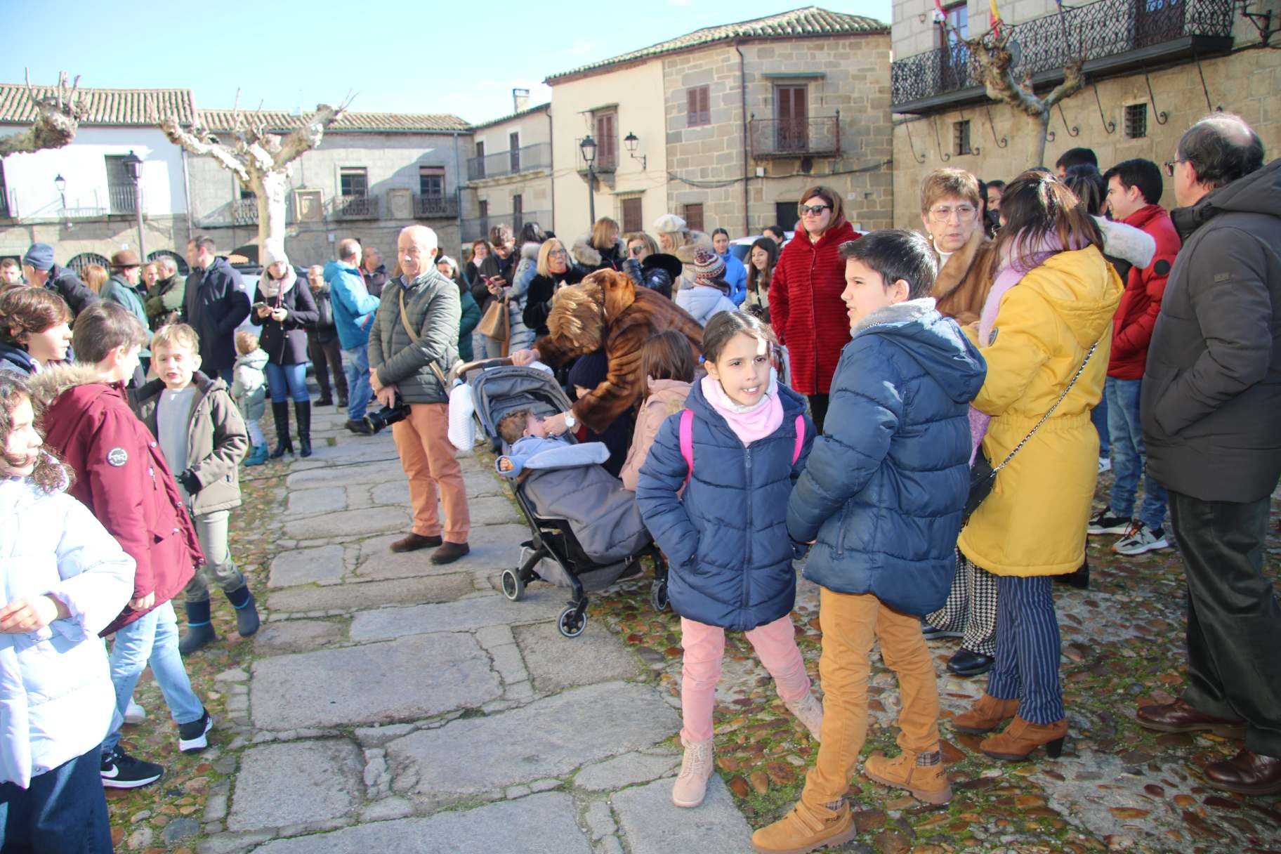 Ledesma, rendida a la tradición de San Antón y la subasta de lotes «Más vale, más darán»