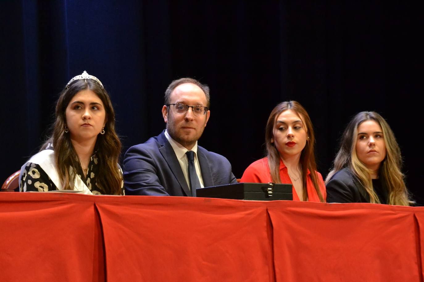 La reina y las damas del Carnaval comienzan su reinado