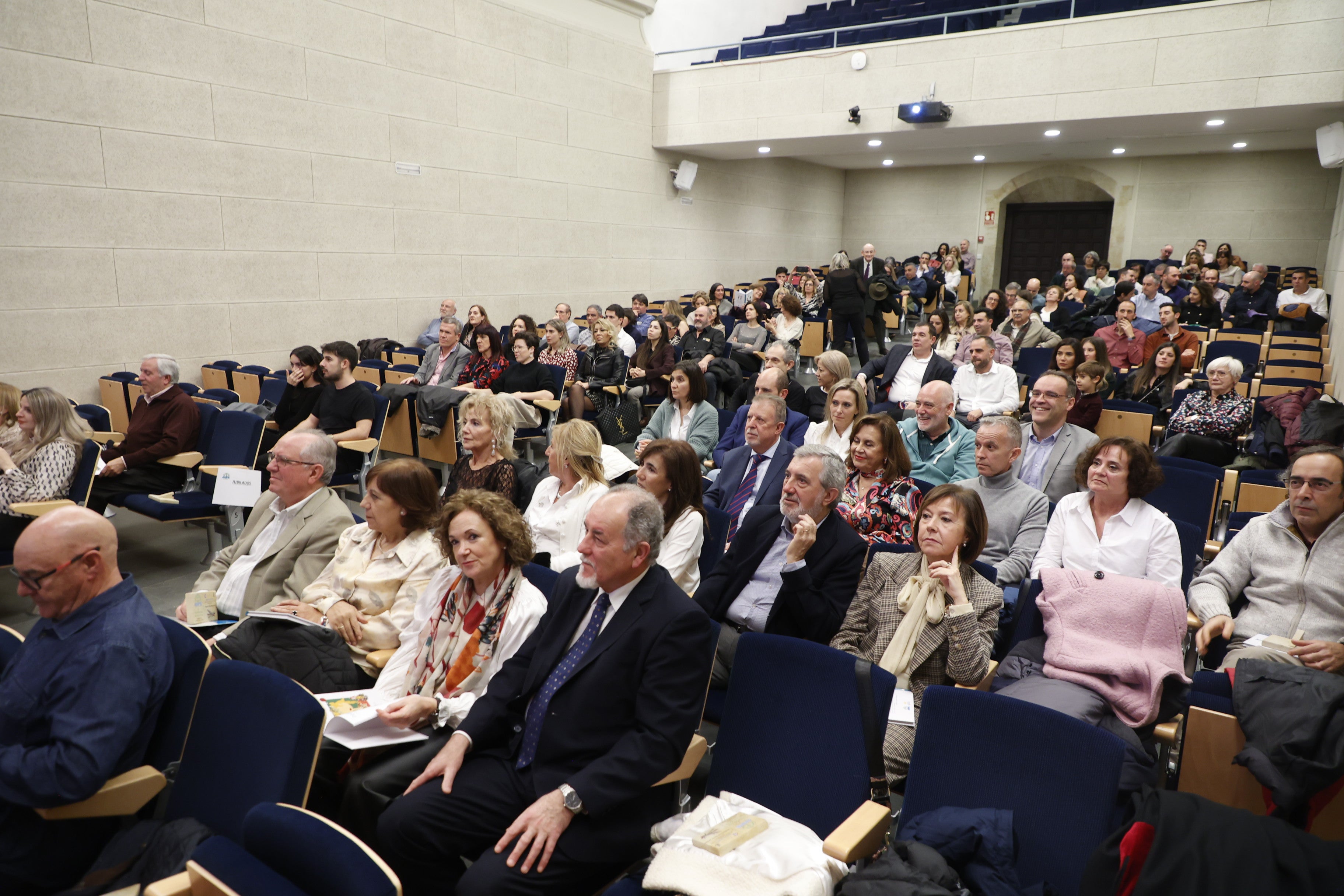 Homenaje sentido de ANPE a 25 docentes con la esperanza puesta en el futuro