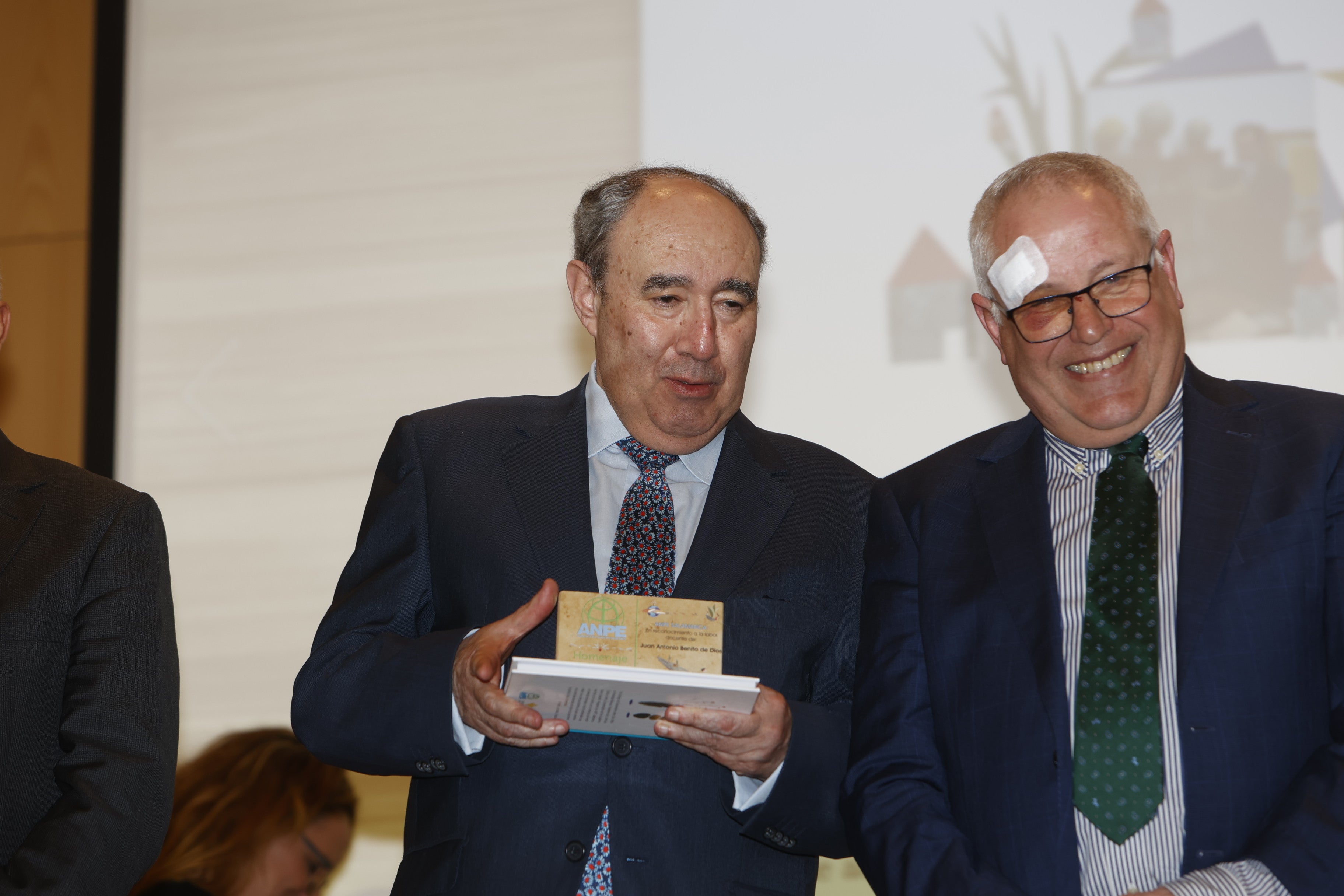 Homenaje sentido de ANPE a 25 docentes con la esperanza puesta en el futuro